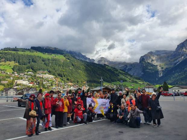 Marbella city, alhambra palace, la sagrada familia di barcelona. Paket Tour Halal Eropa Barat 10 Hari 2020 Travel Pelopor Paket Tour Wisata Halal Dunia