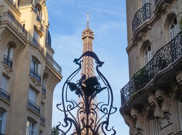 Watch this video from howstuffworks. 10 Best Spots To Photograph The Eiffel Tower Lulu Escapes