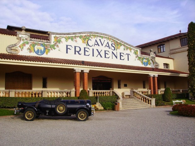 Learn more about what you will see on the graceland tour. Traveloscopy Travelblog Freixenet World S Biggest Selling Sparkling Wine From Where